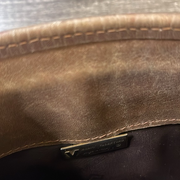 GUC Mario Valentino clutch - Picture 13 of 14